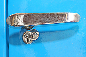 1/75-1984 Rear Door Lock - Ambulance Style Door